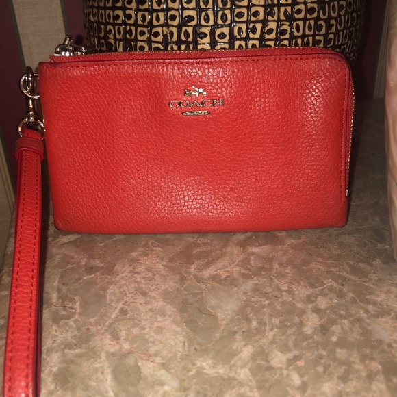 Coach Double Corner Zip Coral Genuine Leather Wristlet Wallet - Picture 1 of 11